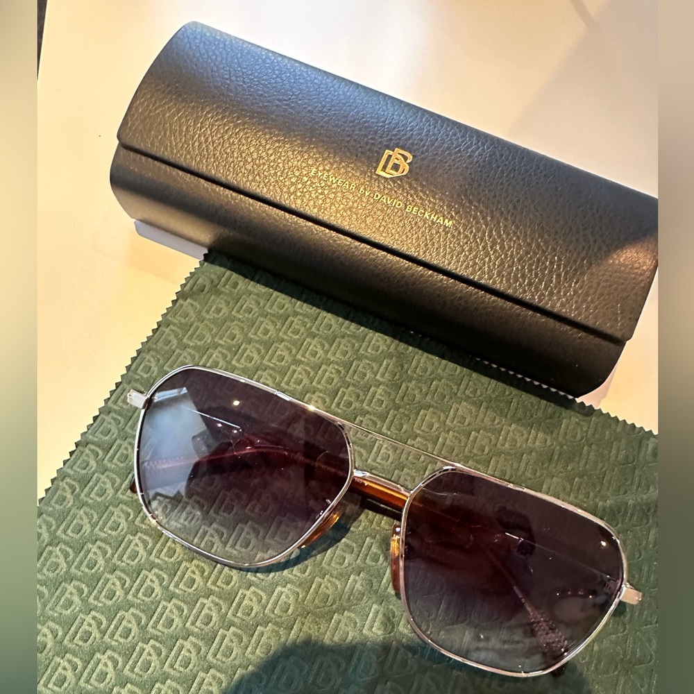 David Beckham Stylish Silver Sunglasses - Picture 3 of 5
